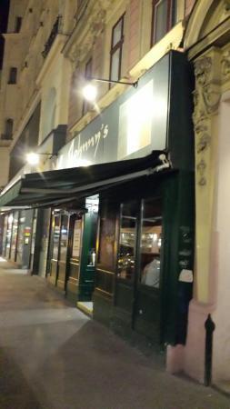 Johnny's Pub